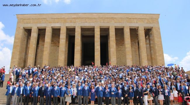 1000 ROTARYEN ATA'NIN HUZURUNDA