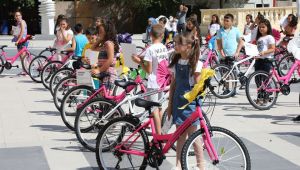 Başarılı öğrencilere 143 adet bisiklet dağıtıldı