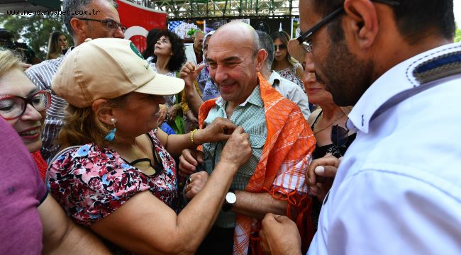 Başkan Soyer Kadifekale'de "Üretici Pazarı" açtı