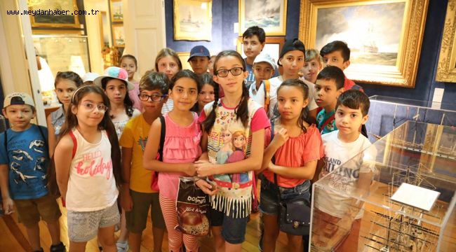 BAYRAKLILI ÇOCUKLAR DENİZ MÜZESİNİ GEZDİ