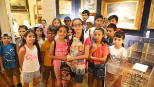 BAYRAKLILI ÇOCUKLAR DENİZ MÜZESİNİ GEZDİ
