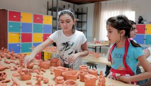 Bornova Belediyesi'nin hobi kurslarında yaz dönemi kurslarına yoğun ilgi