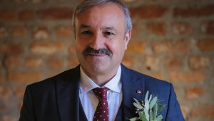 Dr. Ulusoy: "Demokrasi varsa hepimiz varız"