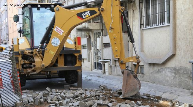 EFELER'DE SOKAKLAR YENİLENİYOR