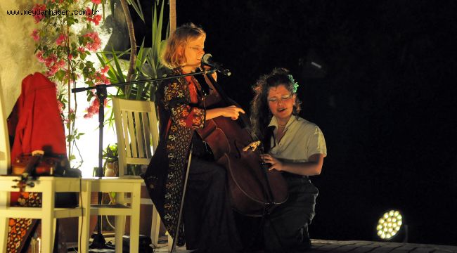 Escarteen Sisters, Gümüşlük'ü renklendirdi