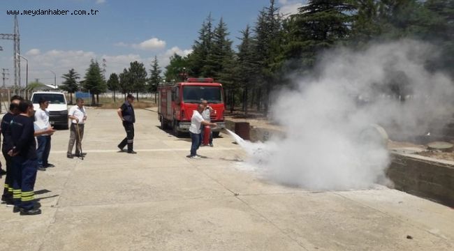 İTFAİYE EKİPLERİNDEN YANGIN TATBİKATI
