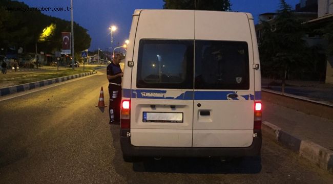 Köprübaşı'nda Servis Araçlarına Şafak Denetimi 