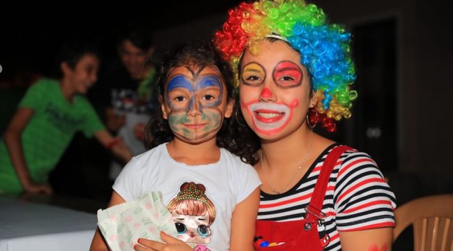 PAMUKKALE'DE ÇOCUKLAR ŞENLİKTE DOYASIYA EĞLENDİ