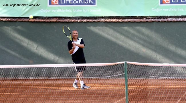 Tenis Federasyonu Başkanı Durmuş'tan Küçük Kulüp'e Tam Not