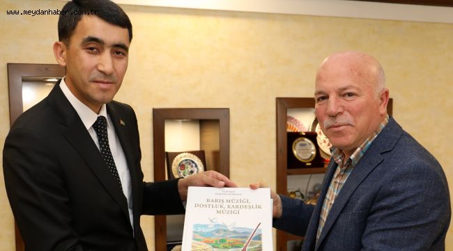 TÜRKMENİSTAN HEYETİNDEN BAŞKAN SEKMEN'E ZİYARET