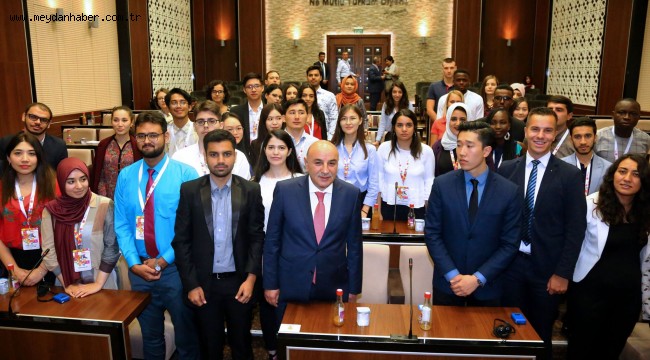 33 ÜLKEDEN GELDİLER, KEÇİÖREN'DE BELEDİYECİLİĞİ GÖRDÜLER