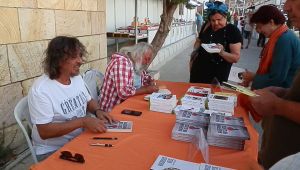 AHMET ÖNEL VE HASAN ÖZTOPRAK KİTAPLARINI İMZALADI