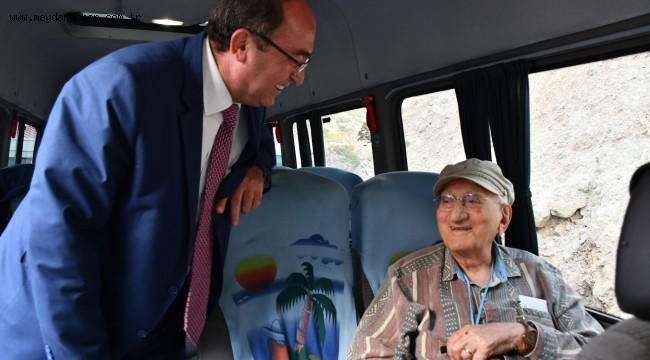 ALİ NİHAT GÖKYİĞİT, HAYVAN BAKIM VE REHABİLİTASYON MERKEZİNİ ZİYARET ETTİ