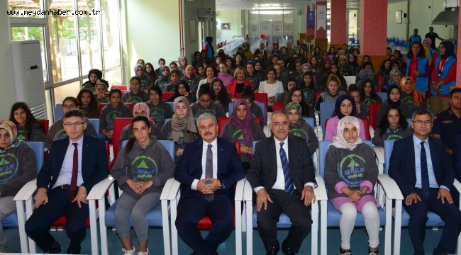 Bakan Yardımcısı Gençlik Kampını Ziyaret Etti