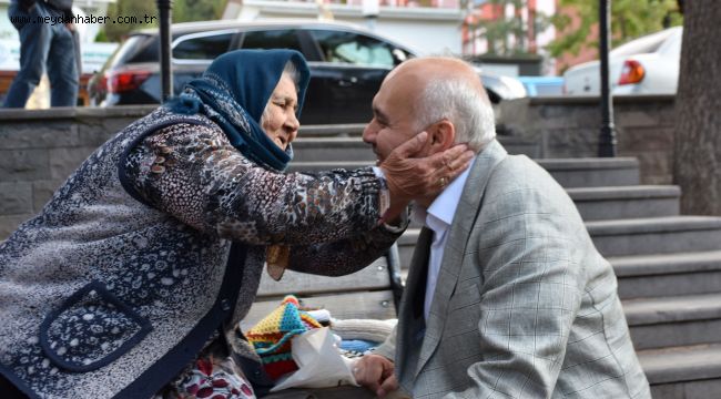 Başkan Acar, Parkta Vatandaşla Bir Araya Geldi