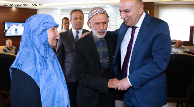 ​BAŞKAN ALTINOK, HALK GÜNÜNDE VATANDAŞLARI DİNLEDİ