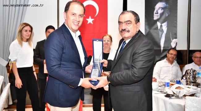 BAŞKAN ÇALIK'TAN KAYMAKAM OKUR'A VEDA YEMEĞİ