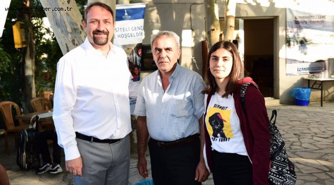 Başkan Gümrükçü Otogarda Üniversite Öğrencilerini Karşıladı