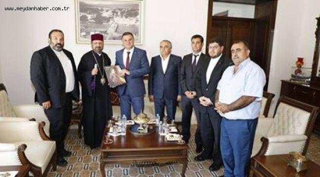 BAŞKAN SAVAŞ, TÜRKİYE ERMENİLERİ PATRİKLİK KAYMAKAMI VE HEYETİNİ AĞIRLADI 