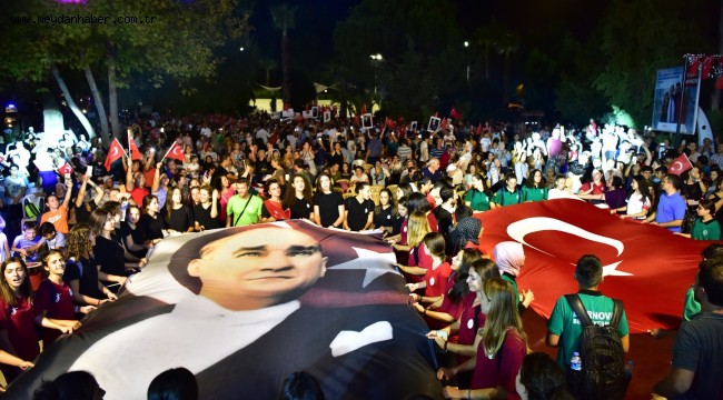 Bornova'da Zafer Bayramı coşkusu Çamdibi'nden başladı