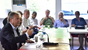 Çamdibi'nde dernek temsilcileri ile buluşan Başkan İduğ, havuz ve fitness salonu müjdesi verdi