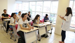 DERS VE ETÜT DESTEĞİYLE 220 ADAY ÜNİVERSİTEYE YERLEŞTİ
