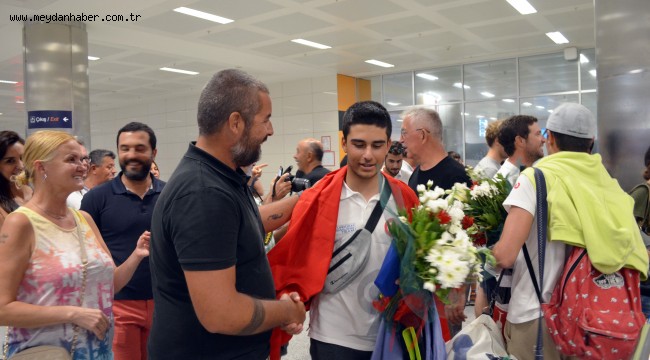 Dünya Şampiyonu Baytur coşkuyla karşılandı