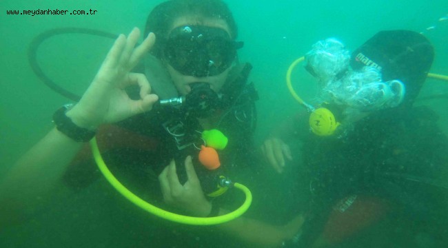 "Engelliler 30 Ağustos Zafer Bayramı'nı su altında kutladı"