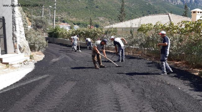 FEN İŞLERİ HIZ KESMİYOR Marmaris Belediyesi, ilçenin dört bir yanında yol yapım ve onarım çalışmasına devam ediyor.  