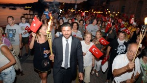 FOÇA, ZAFER BAYRAMINI KUTLADI