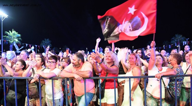 Konyaaltı'nda muhteşem 'zafer' coşkusu 