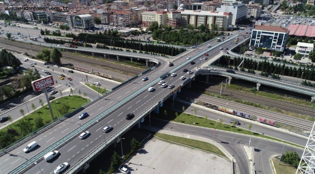 Metal korkuluklar ''Turkuaz ve Beyaza'' boyandı