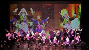 NİKOMEDİA HALK DANSLARI TOPLULUĞUNDAN ANLAMLI GÖSTERİ