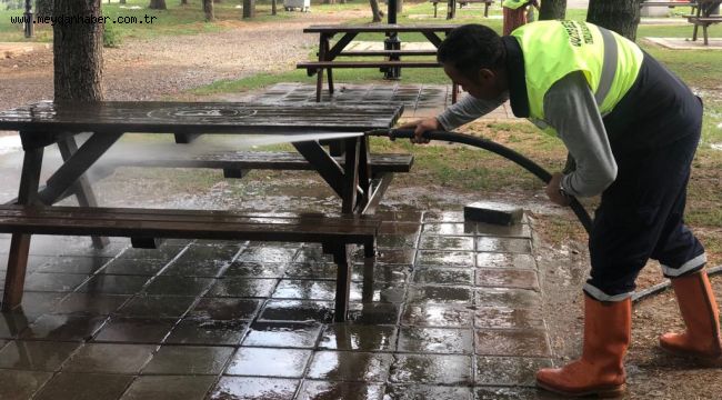 PARKLARDA TEMİZLİK ÇALIŞMALARI DEVAM EDİYOR  