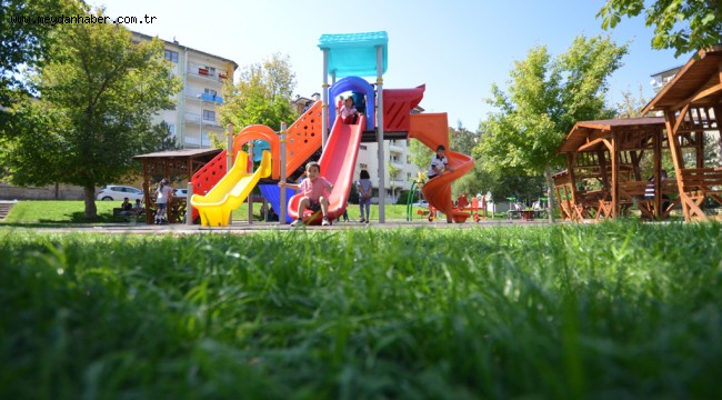 PARKLARDAKİ EKSİKLER GİDERİLİYOR…