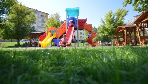 PARKLARDAKİ EKSİKLER GİDERİLİYOR…