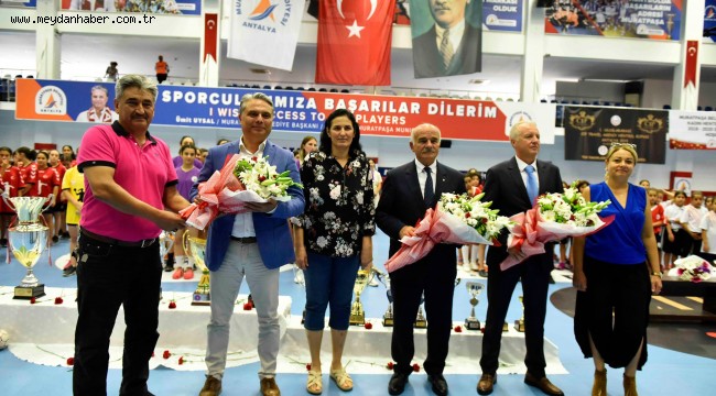 Paşanın Melekleri sezonu resmen açtı