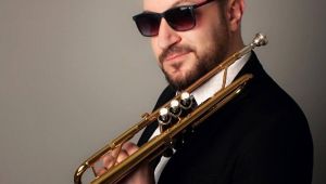 SEDAT YÜCE'DEN SOSYAL MEDYADA URLA DEMİRCİLİ İÇİN DESTEK ÇAĞRISI