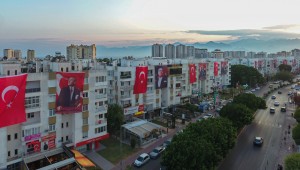 Tekelioğlu Caddesi bayraklarla donatıldı