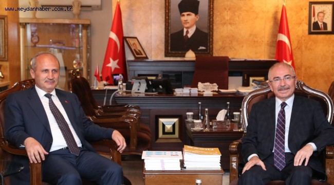 Ulaştırma ve Altyapı Bakanı Turhan, Mardin'de