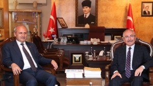 Ulaştırma ve Altyapı Bakanı Turhan, Mardin'de