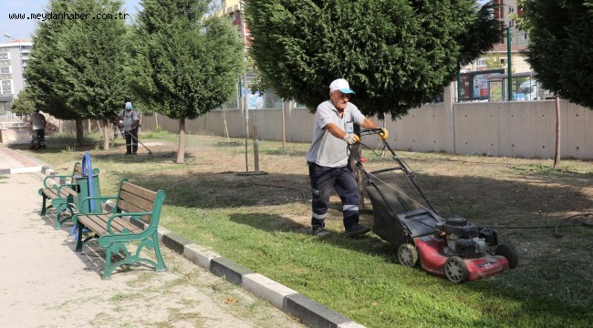 YUNUSEMRE'DE OKUL BAHÇELERİ DÜZENLENİYOR