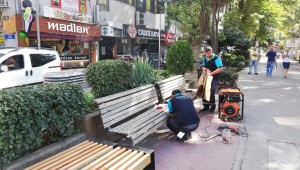 Yürüyüş Yolu'nda banklar yenilendi