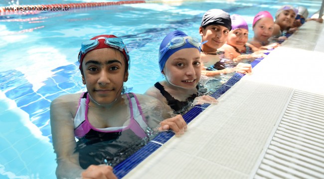 YÜZMENİN KEYFİNİ TEPEBAŞI'NDA YAŞADILAR