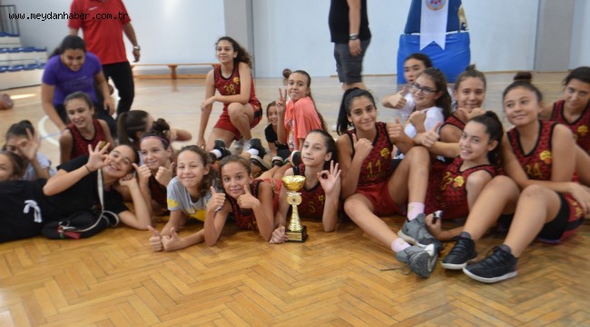 30 Ağustos Zafer Turnuvası'nda dostluk kazandı