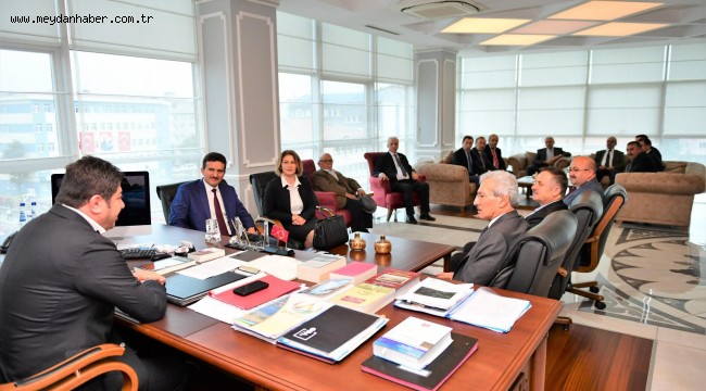 AHİ'LERDEN BAŞKAN TÖREN'E ZİYARET