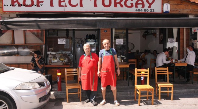 ALSANCAK'I KENDİNE BAĞLAYAN BİR MEKAN; KÖFTECİ TURGAY