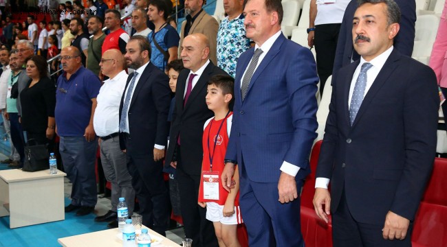 ALTINOK: HEPİNİZ BİRER TÜRK BAYRAĞISINIZ