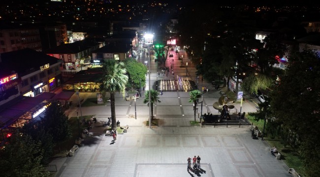 ANITPARK VE ÇINARLIK MEYDANI AKŞAM SAATLERİNDE ARTIK DAHA AYDINLIK