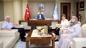 Başkan Büyükakın, ilkokul öğretmenini makamında ağırladı